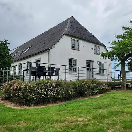 Experience True Idyll In Beautiful Als Apartmán