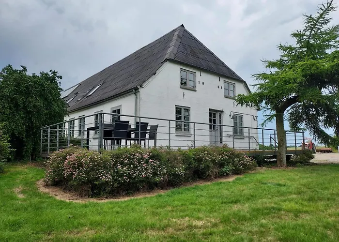 Experience True Idyll In Beautiful Als Daire